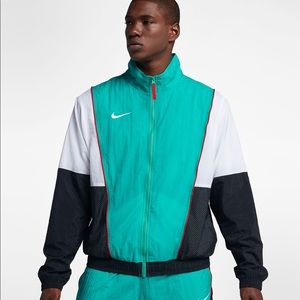RARE NIKE WINDBREAKER !